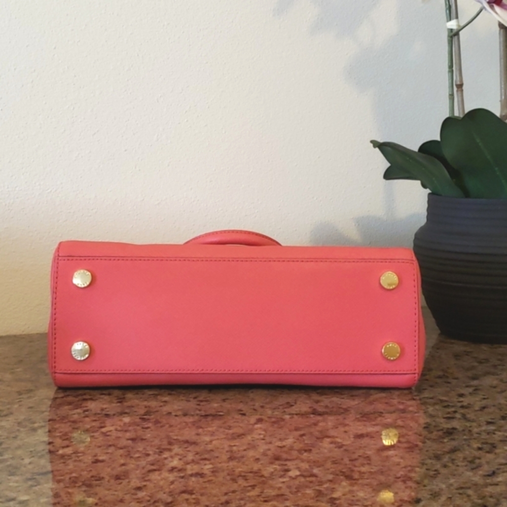 🌸 Michael Kors Handbage 🌸 - Picture 4 of 8